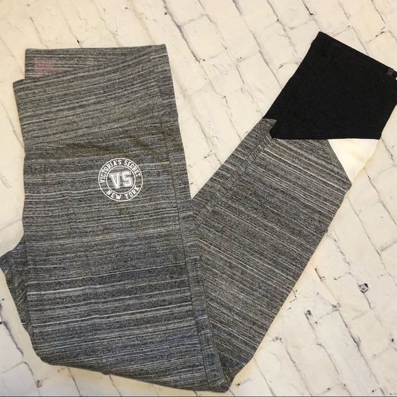 Victoria's Secret Pants - womens Victoria’s Secret legging yoga pants short size small gray striped